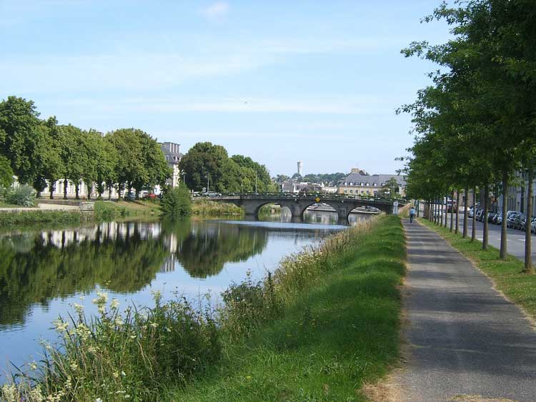 10 Epic Canal Bike Routes in France Freewheeling France